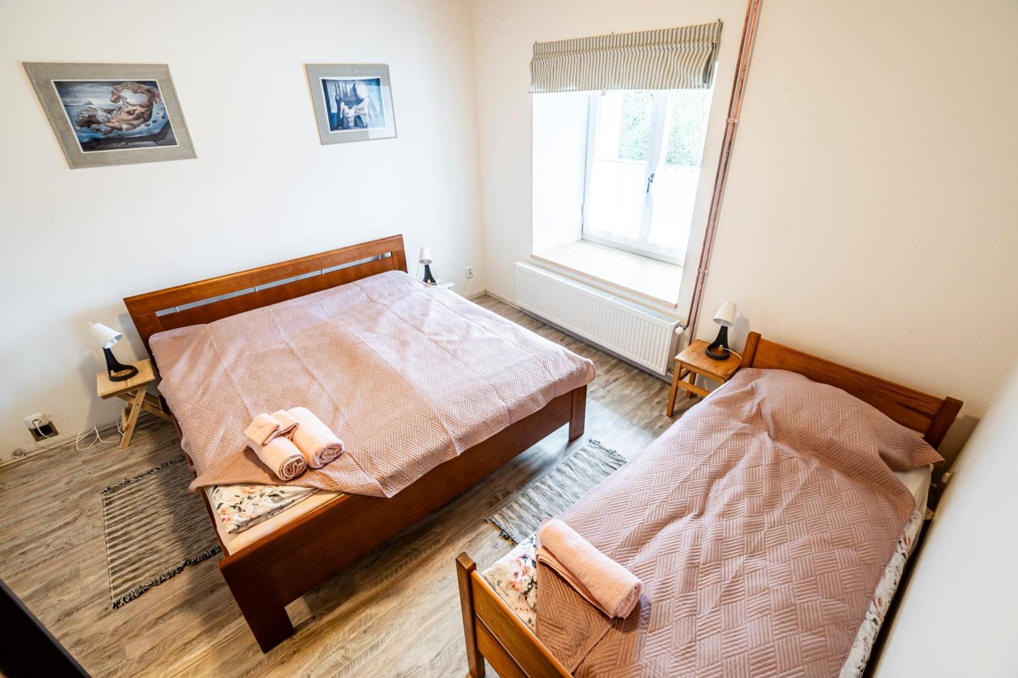 Dvur Dolenec Apartment Rohoznice  Bagian luar foto
