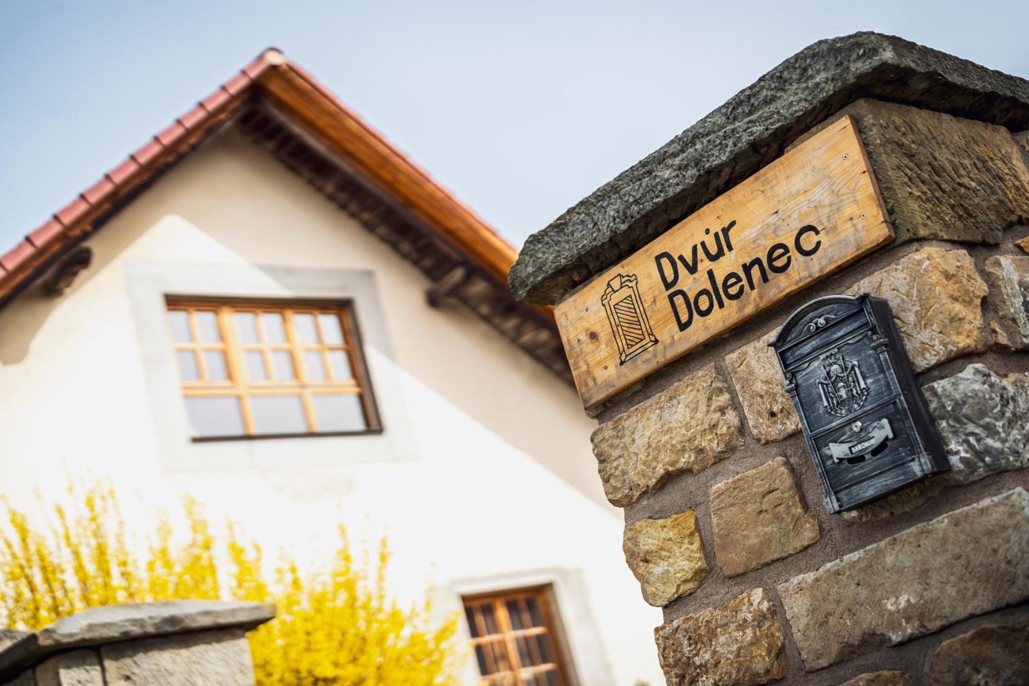 Dvur Dolenec Apartment Rohoznice  Bagian luar foto